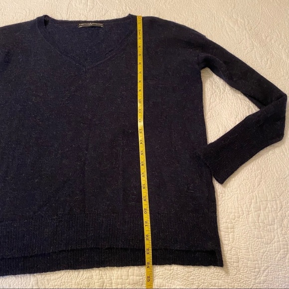 Peruvian Connection Alpaca / Wool V-Neck Blue Sweater - XS - Picture 7 of 9